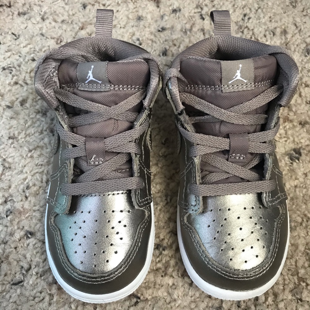 Jordan 1 MID SE (TD)